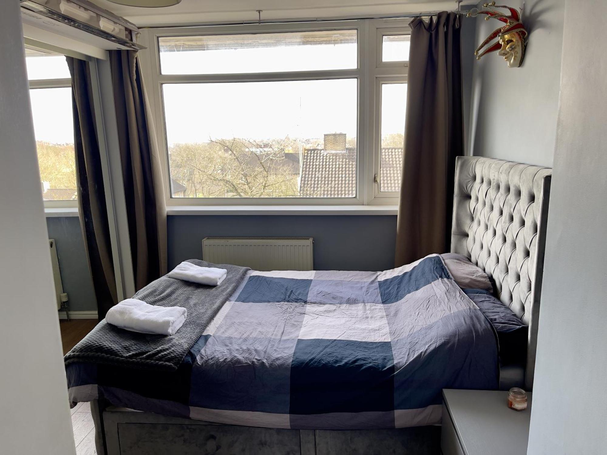 לונדון Beautiful 3-Bed Apartment At Swiss Cottage מראה חיצוני תמונה