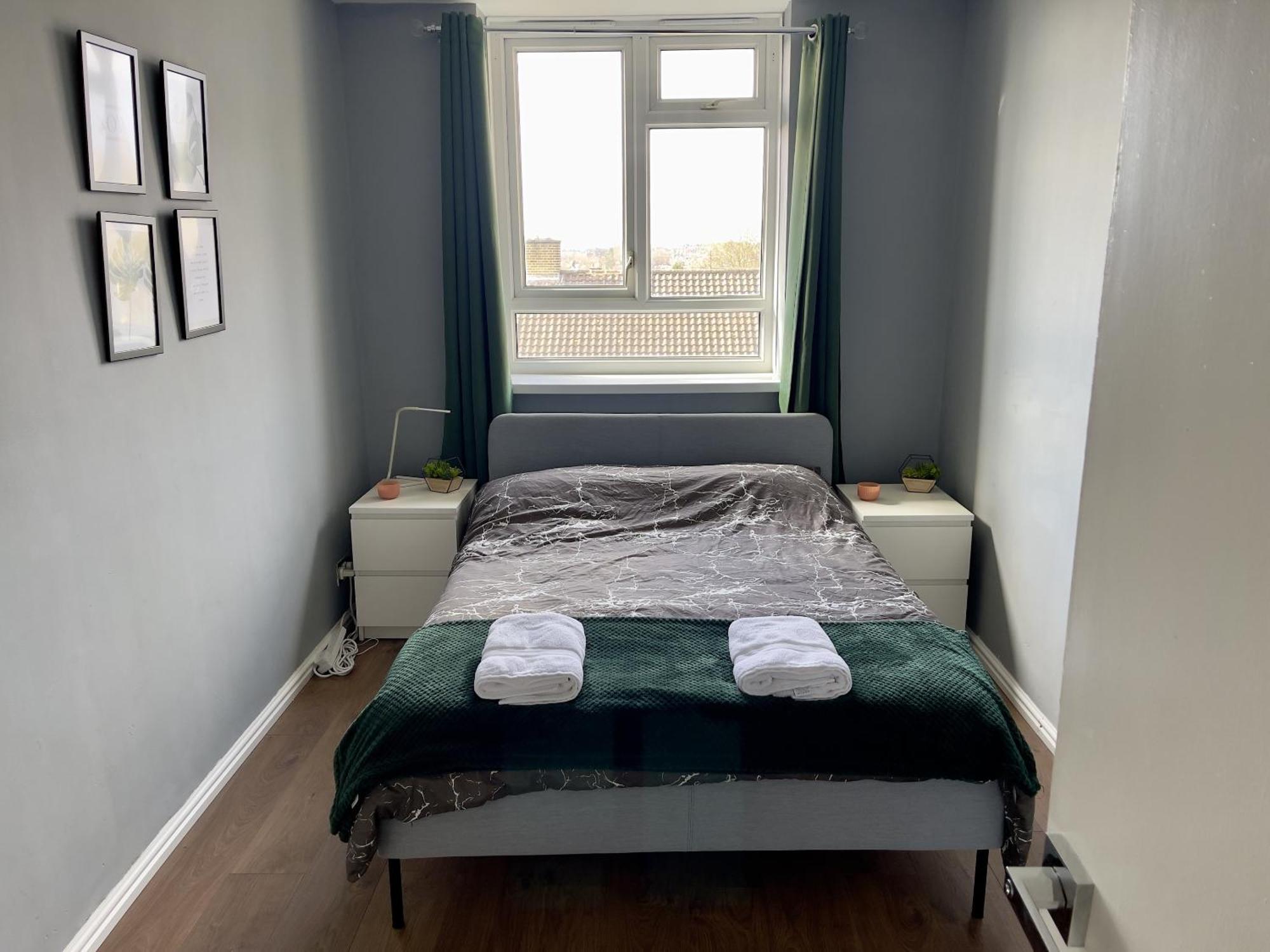 לונדון Beautiful 3-Bed Apartment At Swiss Cottage מראה חיצוני תמונה