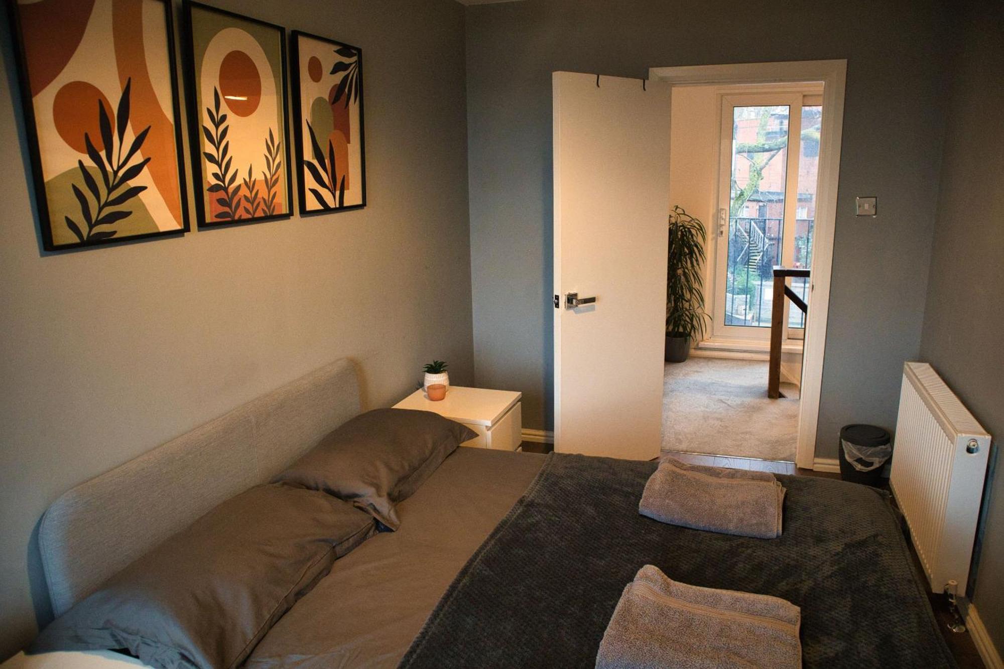 לונדון Beautiful 3-Bed Apartment At Swiss Cottage מראה חיצוני תמונה