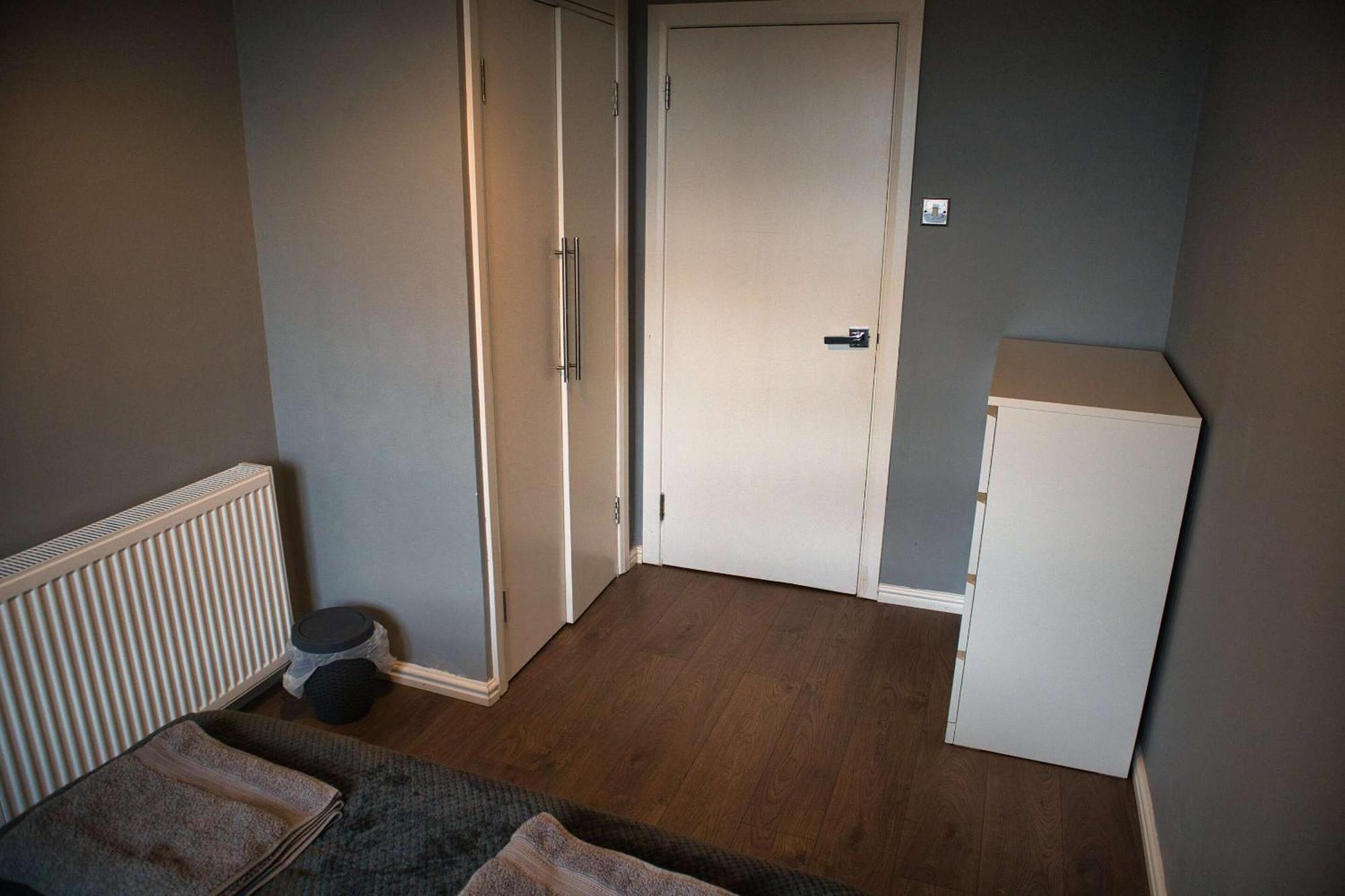 לונדון Beautiful 3-Bed Apartment At Swiss Cottage מראה חיצוני תמונה