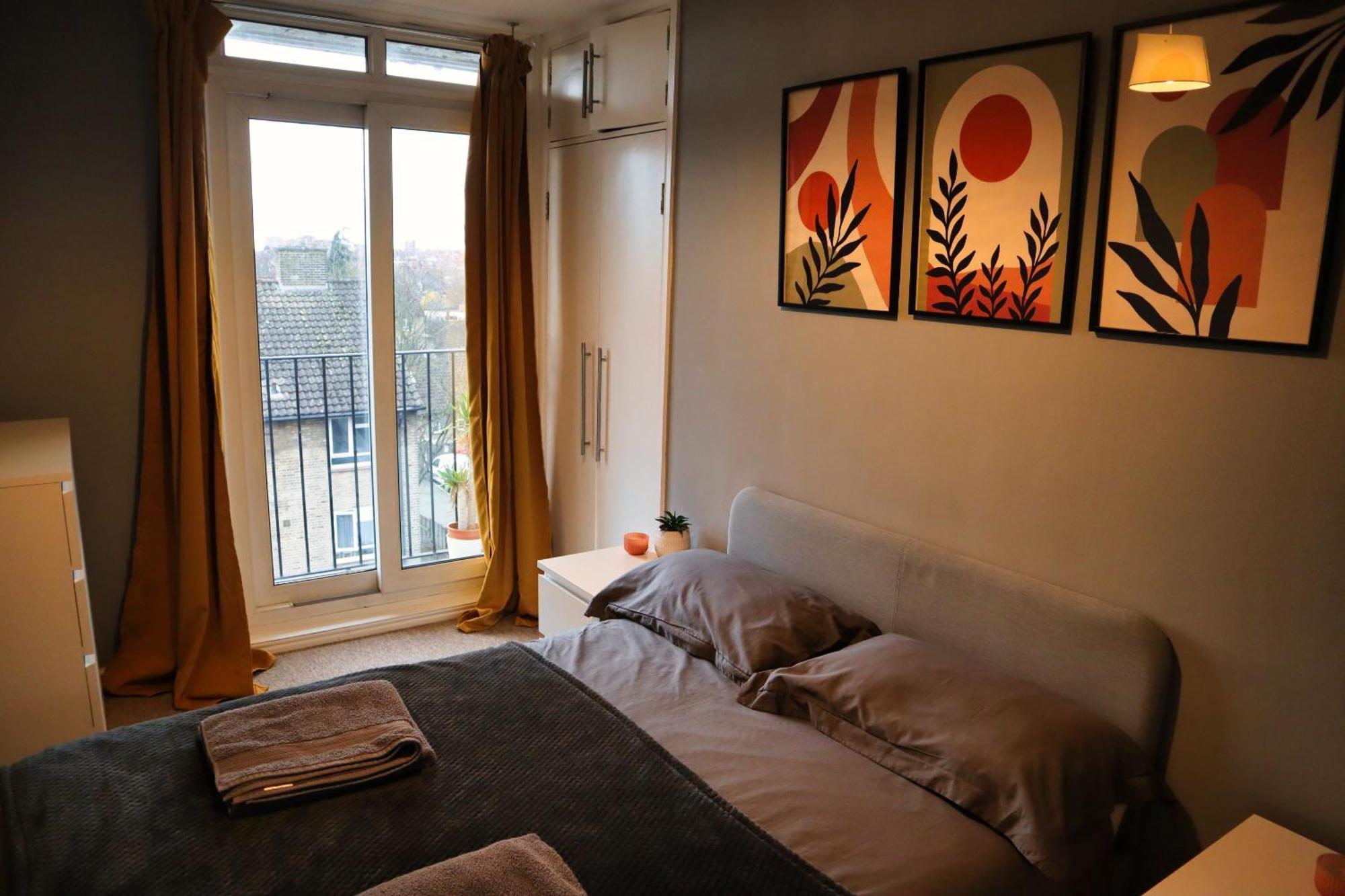 לונדון Beautiful 3-Bed Apartment At Swiss Cottage מראה חיצוני תמונה