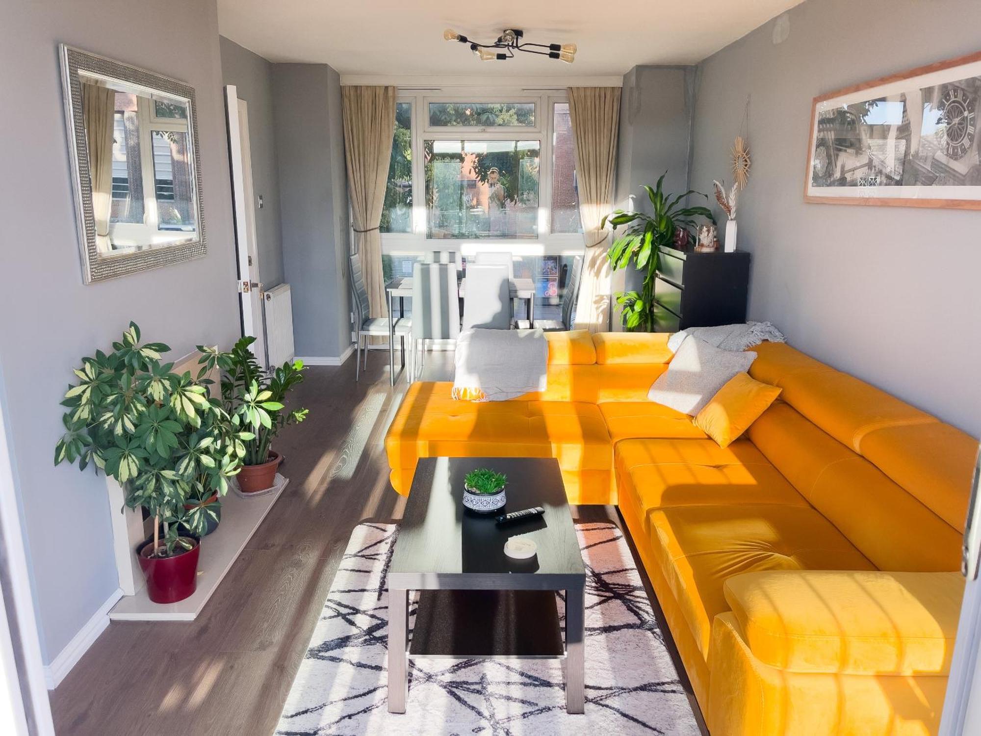 לונדון Beautiful 3-Bed Apartment At Swiss Cottage מראה חיצוני תמונה